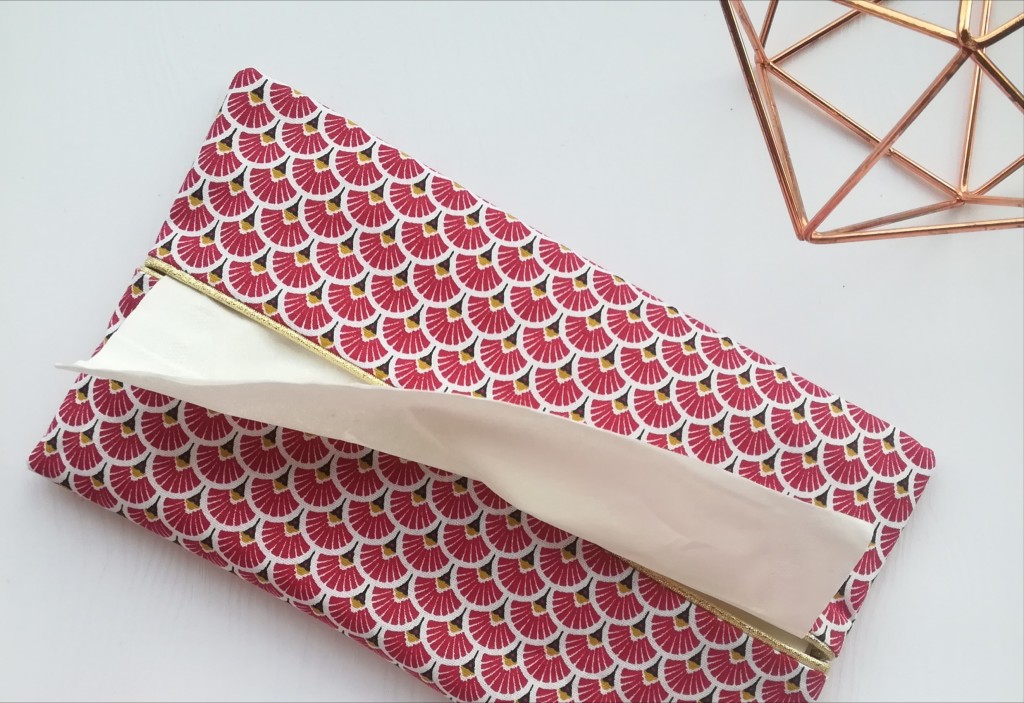 Distributeur de mouchoirs en tissu